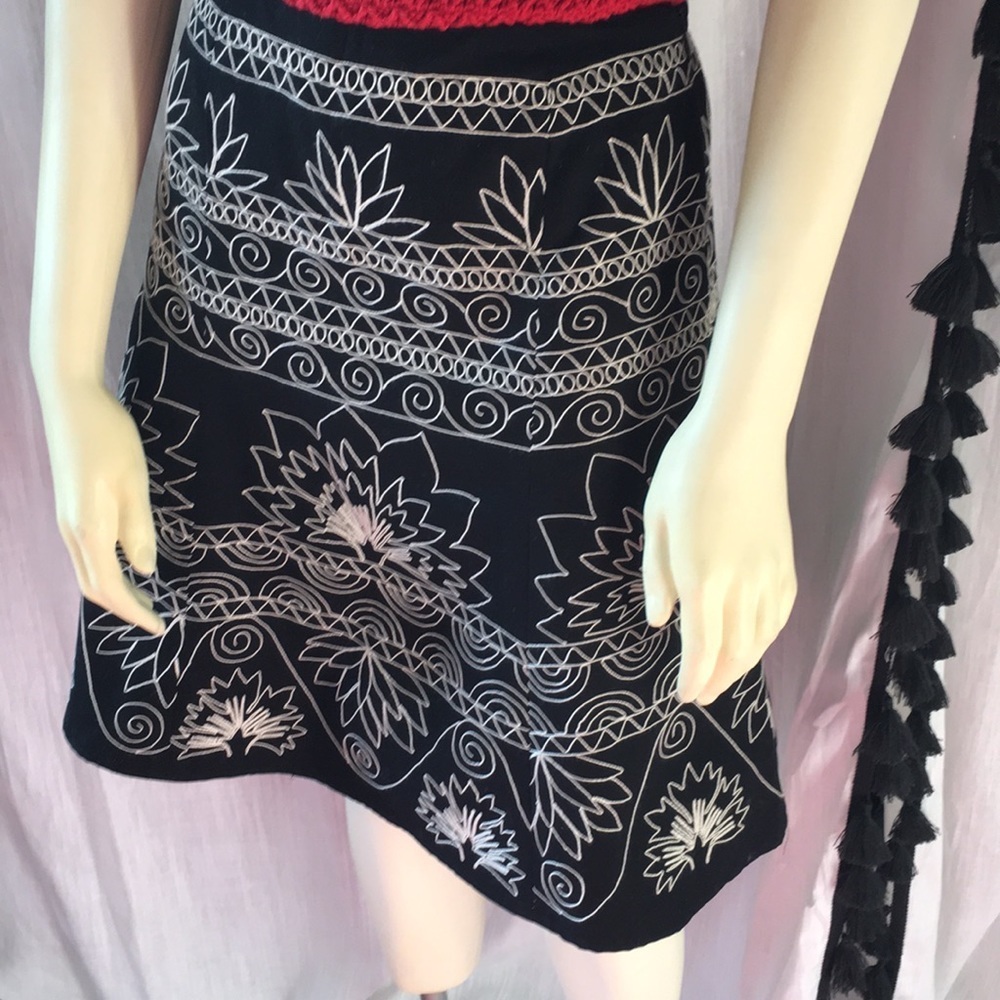 New embroidered 100% cotton skirt